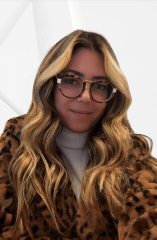 Nycolle De La Mora, Social Specialist 